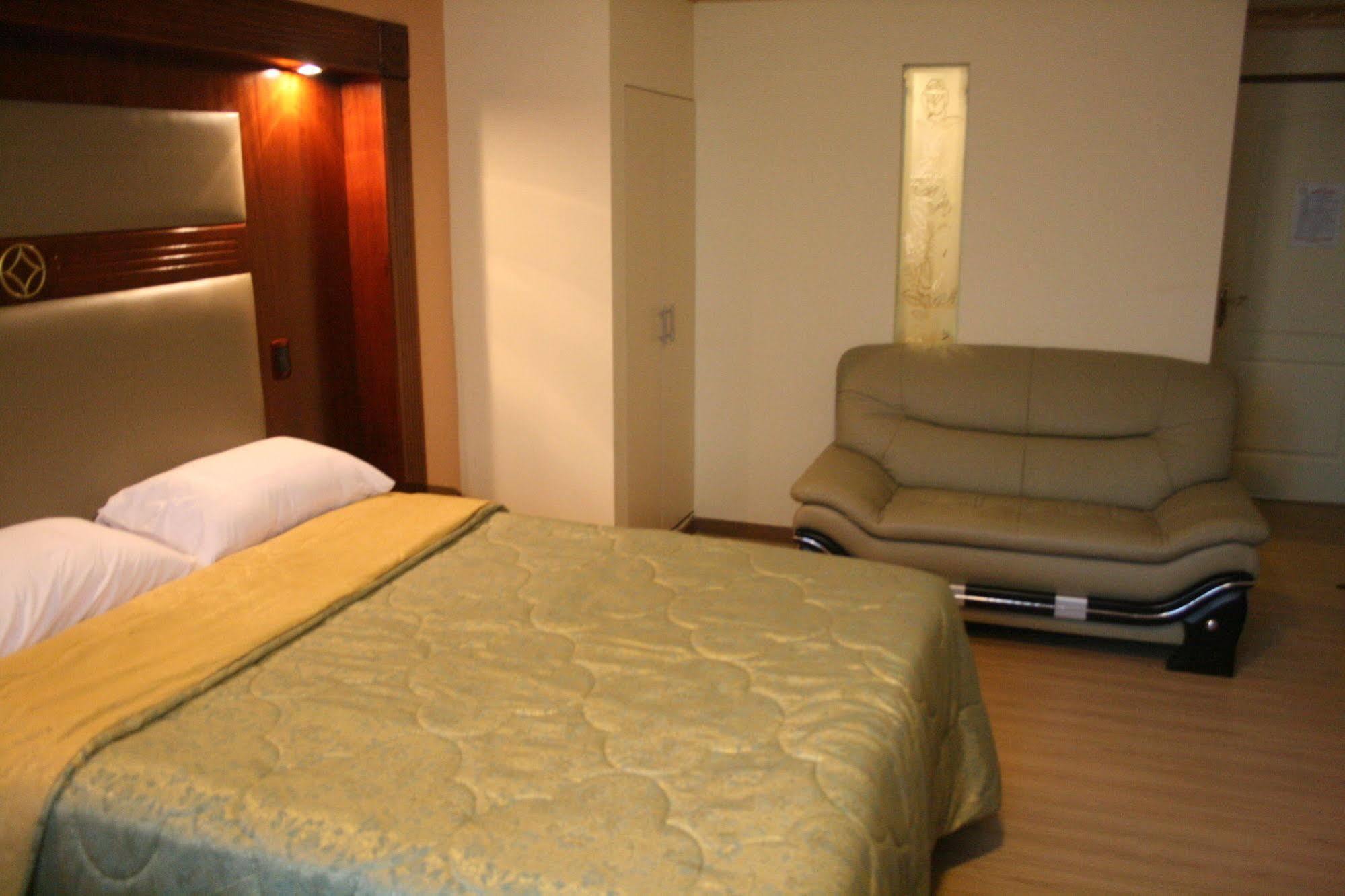 Hotel Oro Inn Lima Luaran gambar